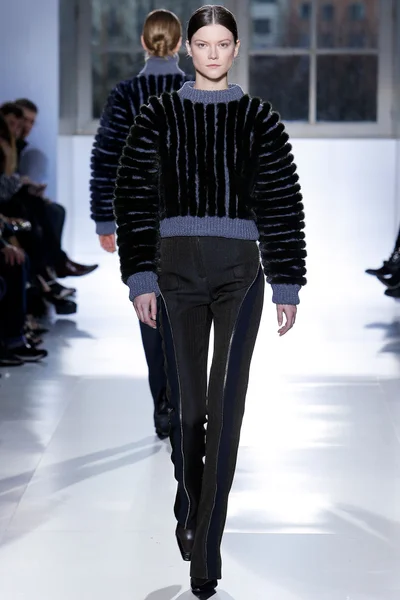 Look 17